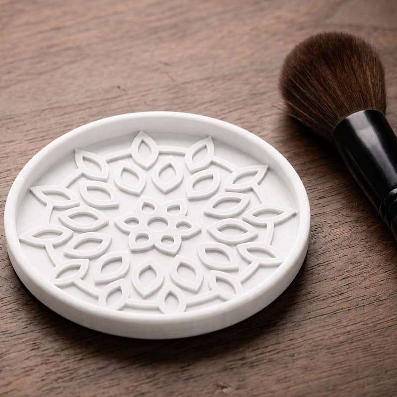 Disc Shaped Makeup Brush Clean - Beauty Of Makeup 评论和价格